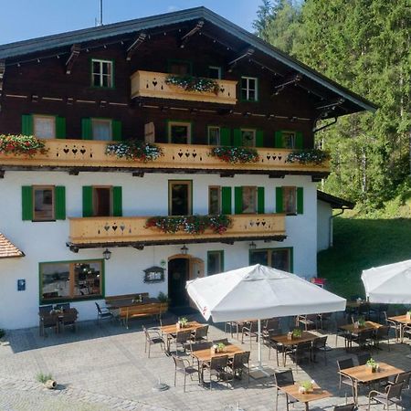 Gasthof St. Adolari Hotell Sankt Ulrich am Pillersee Eksteriør bilde