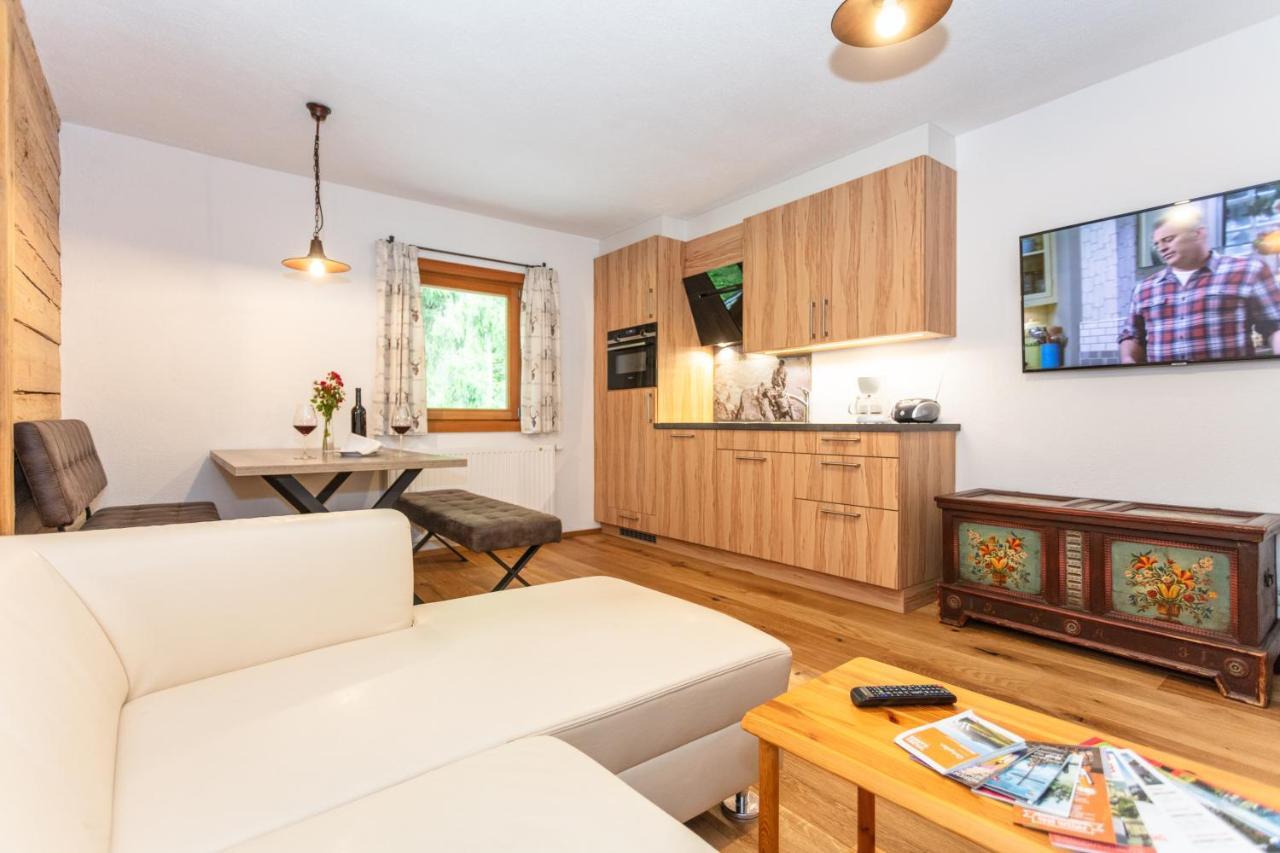 Gasthof St. Adolari Hotell Sankt Ulrich am Pillersee Eksteriør bilde