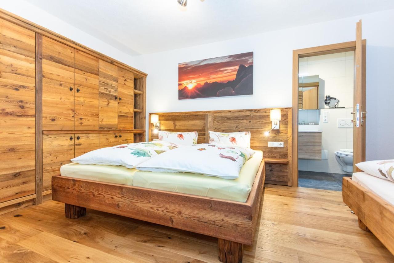 Gasthof St. Adolari Hotell Sankt Ulrich am Pillersee Eksteriør bilde