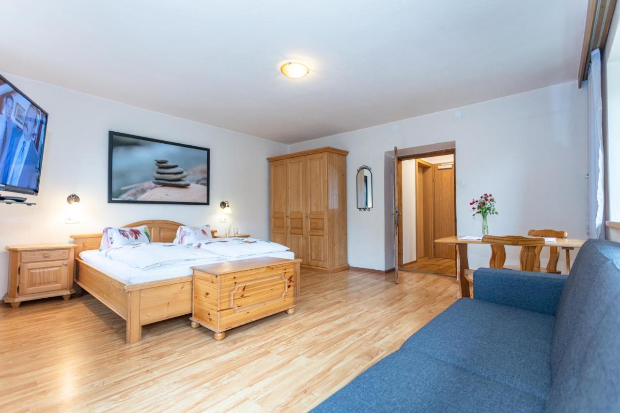 Gasthof St. Adolari Hotell Sankt Ulrich am Pillersee Eksteriør bilde