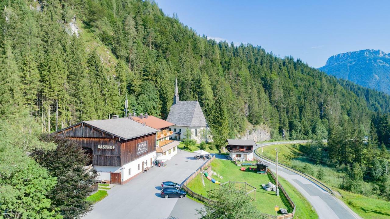 Gasthof St. Adolari Hotell Sankt Ulrich am Pillersee Eksteriør bilde