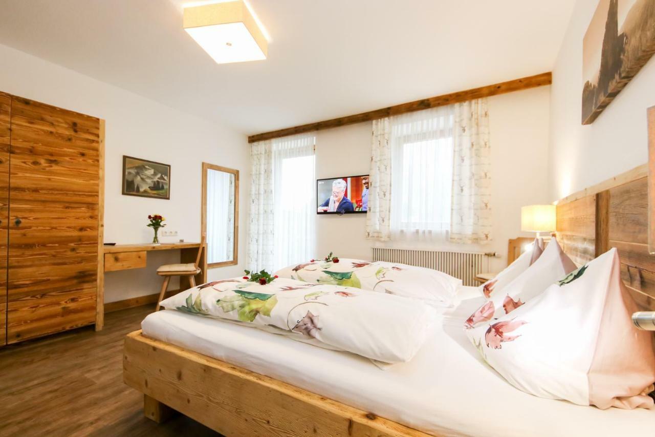 Gasthof St. Adolari Hotell Sankt Ulrich am Pillersee Eksteriør bilde