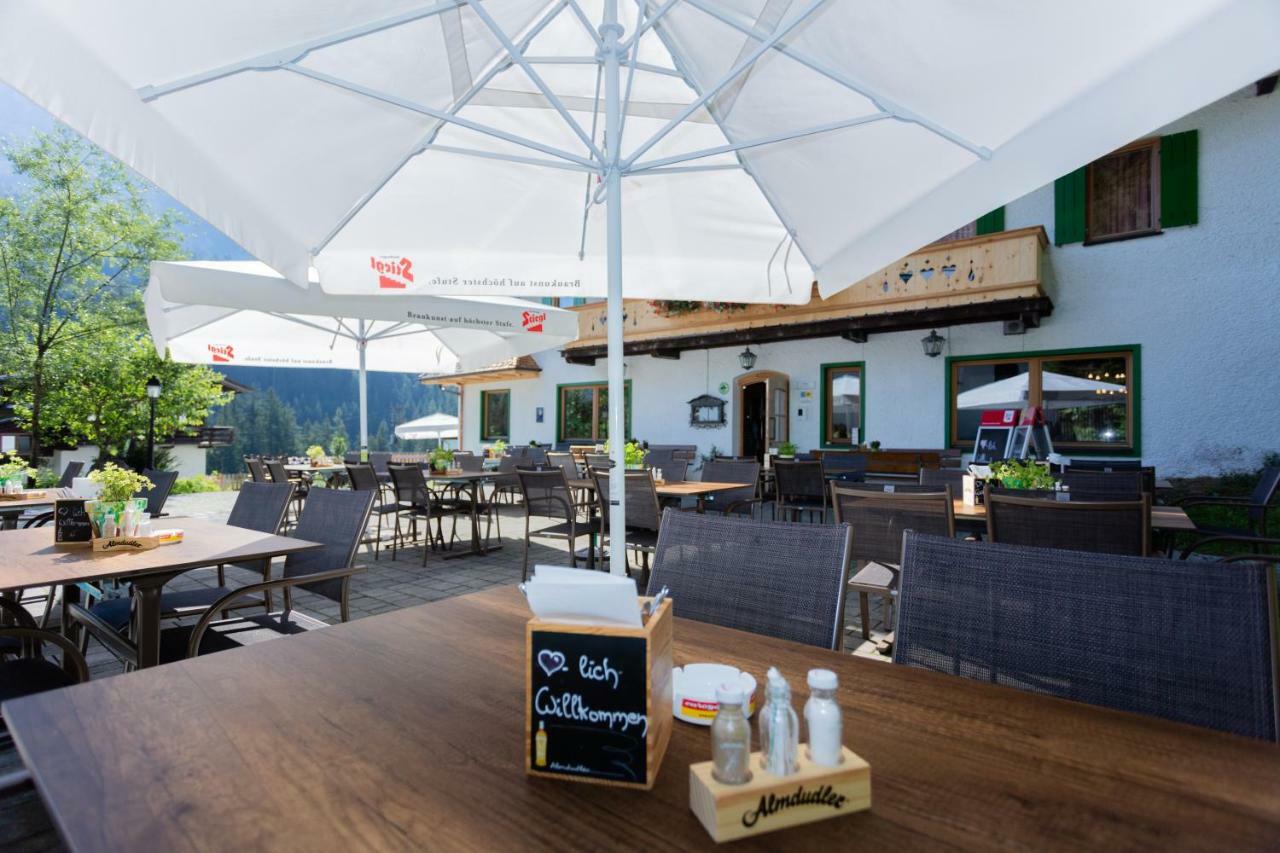 Gasthof St. Adolari Hotell Sankt Ulrich am Pillersee Eksteriør bilde